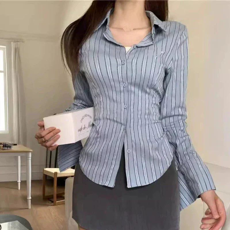 Camicia coreana a maniche lunghe a righe blu da donna Design Vita