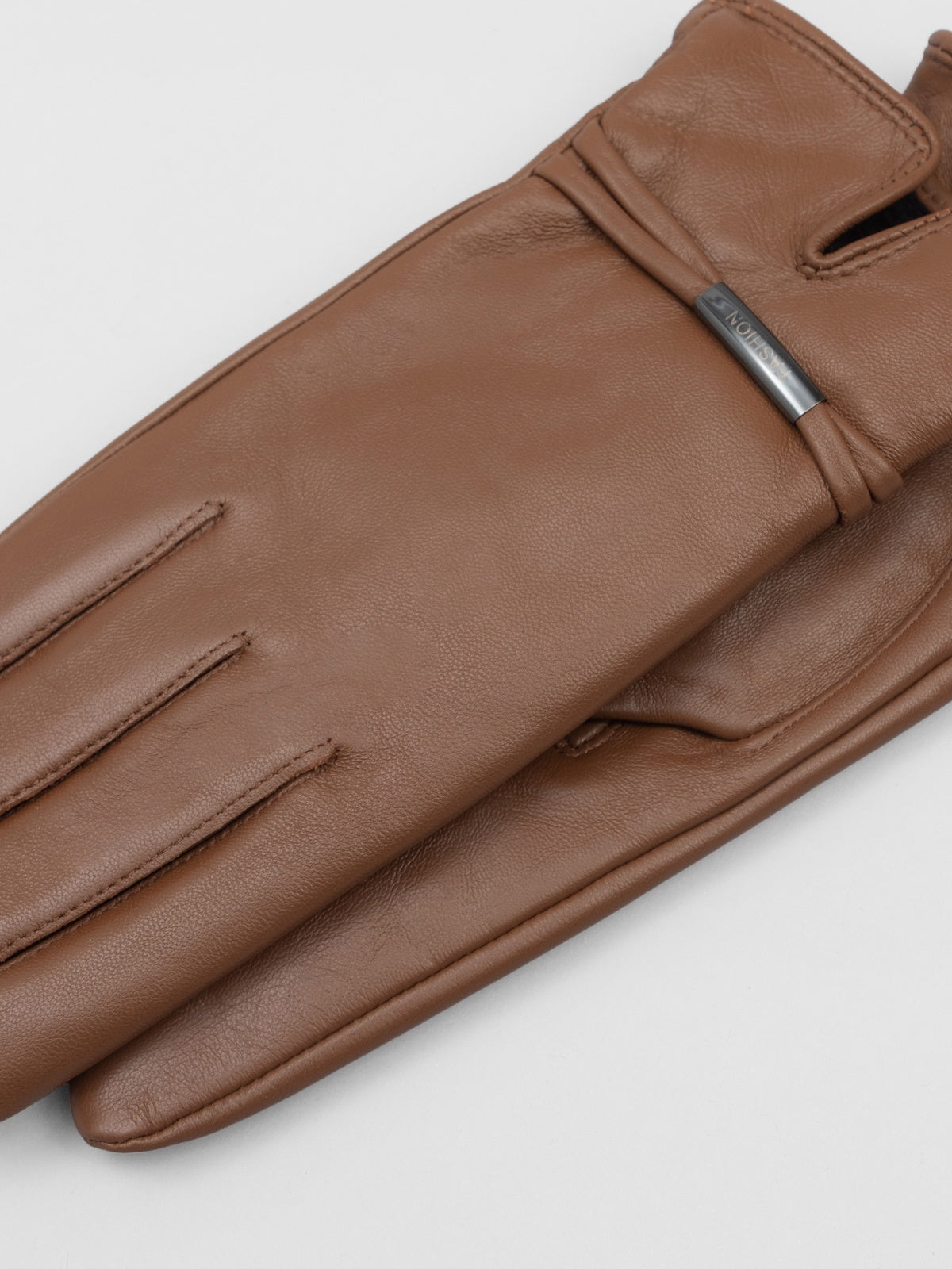 Women's leather gloves