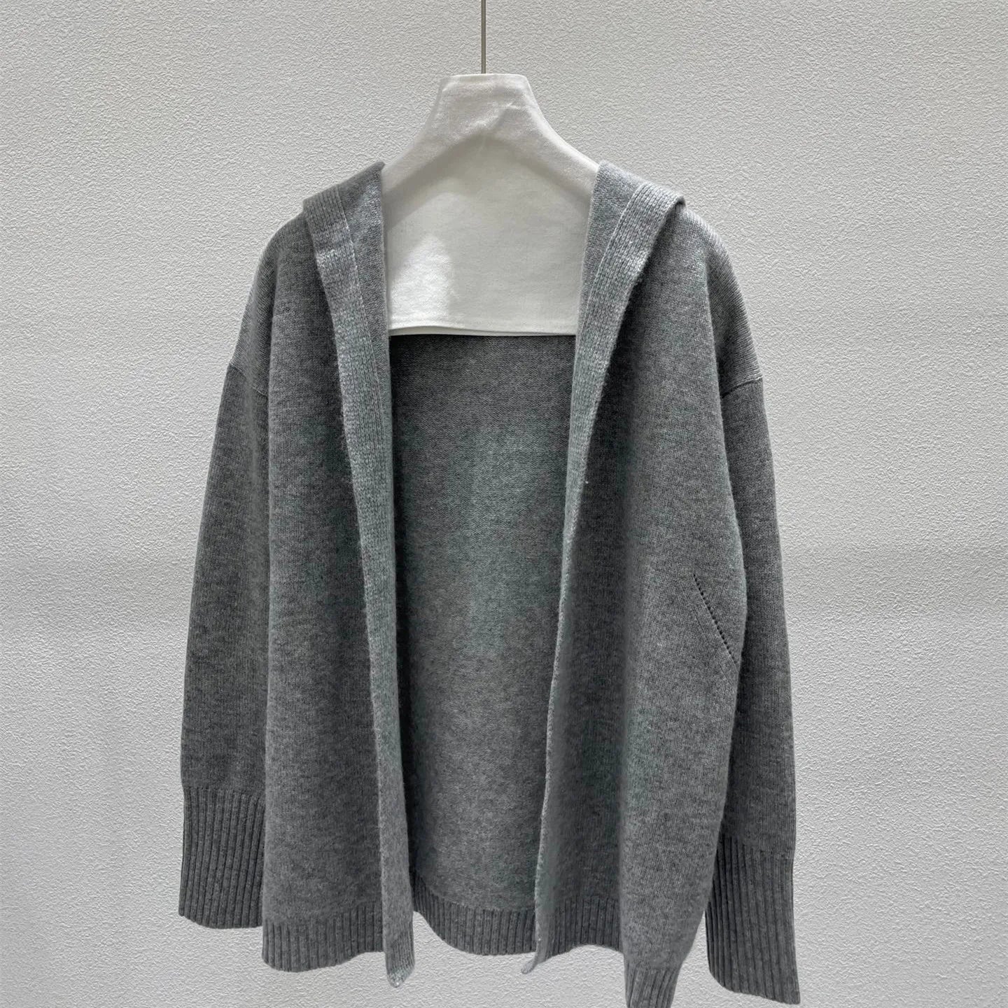 Cardigan lavorato a maglia moda donna 3 colori con cappuccio patch a forma di cuore in pelle 100% cashmere maglione autunno inverno allentato 2025 - StepByStepNow