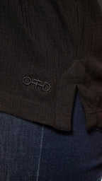 Crinkle Cotton Relaxed V - Neck (Black) - StepByStep