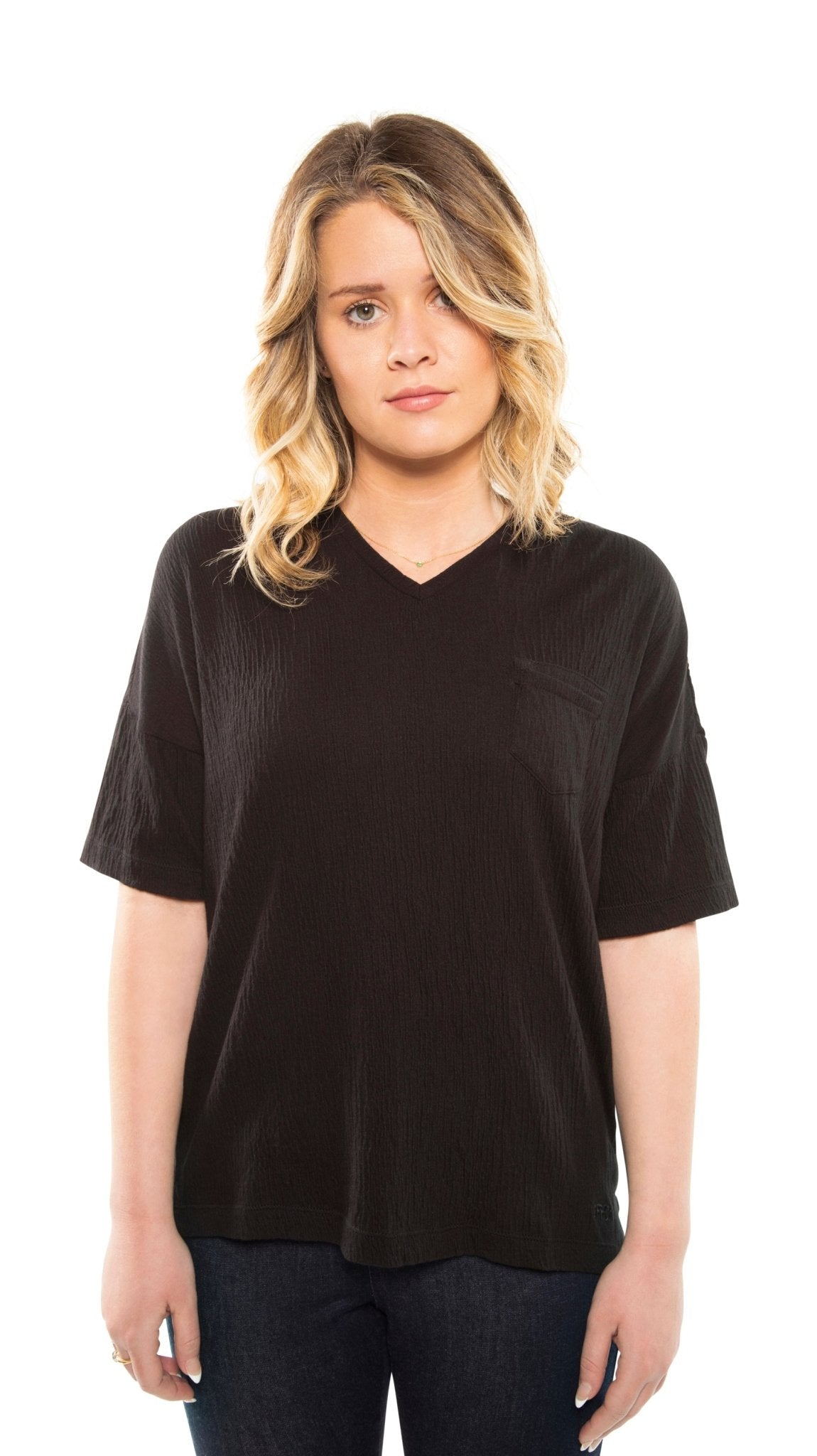 Crinkle Cotton Relaxed V - Neck (Black) - StepByStep