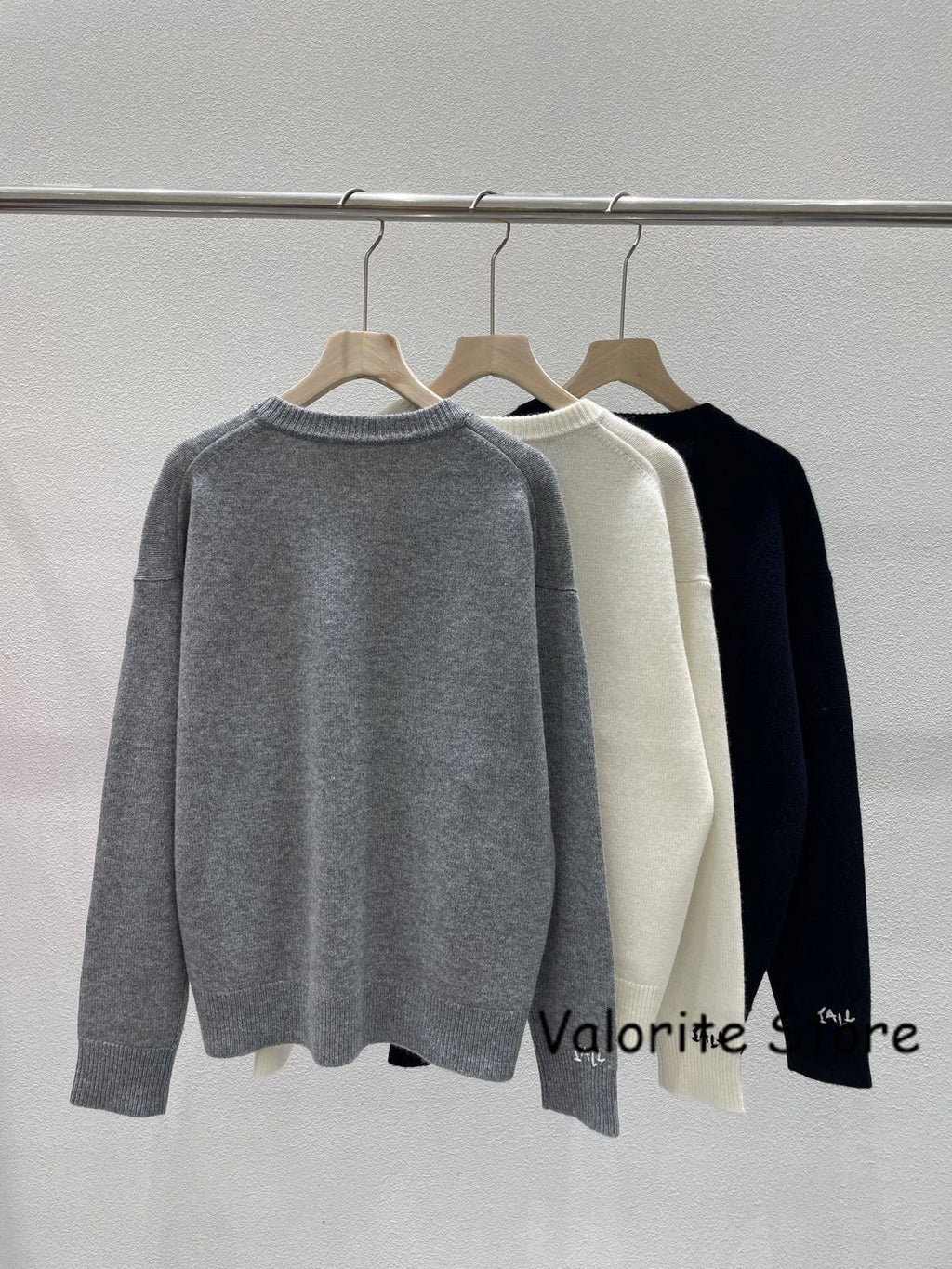 Donna 2025FW Grigio Bianco Navy Cashmere Pullover Scollo a V Lettere Ricamo Maniche lunghe Moda Maglieria Polsini Rotolo - StepByStepNow