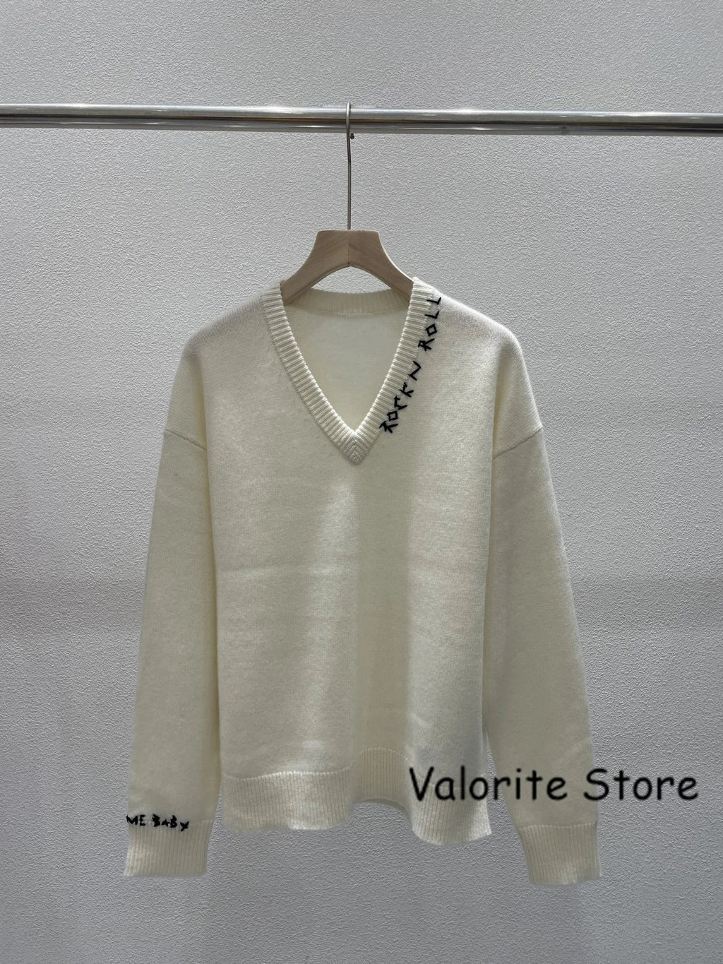 Donna 2025FW Grigio Bianco Navy Cashmere Pullover Scollo a V Lettere Ricamo Maniche lunghe Moda Maglieria Polsini Rotolo - StepByStepNow