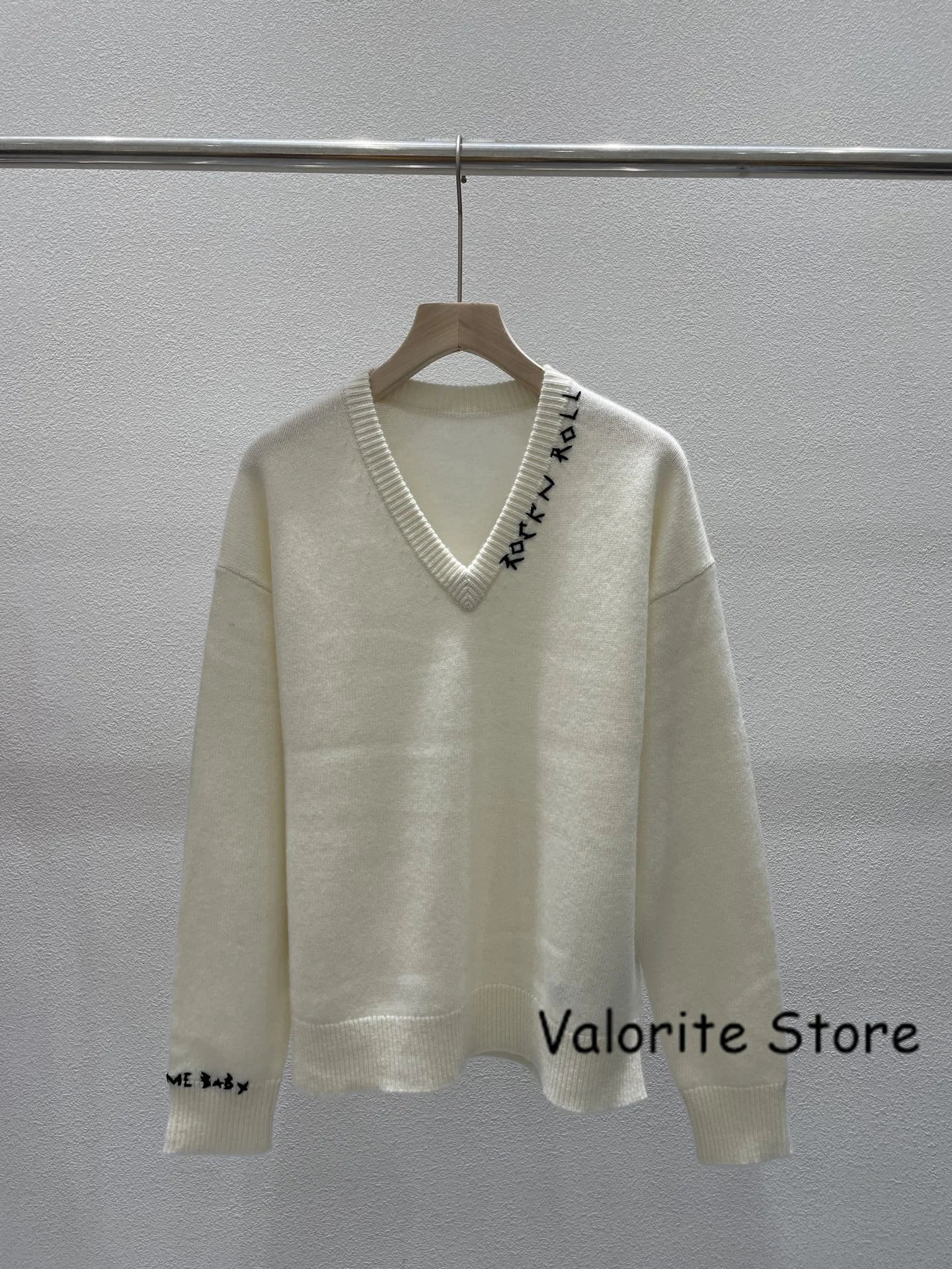 Donna 2025FW Grigio Bianco Navy Cashmere Pullover Scollo a V Lettere Ricamo Maniche lunghe Moda Maglieria Polsini Rotolo - StepByStepNow