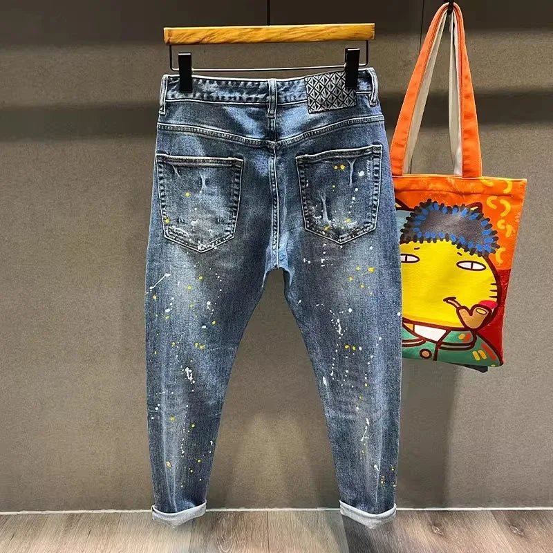 Jeans da uomodi High Street Distressed Graffiti Patch - StepByStepNow