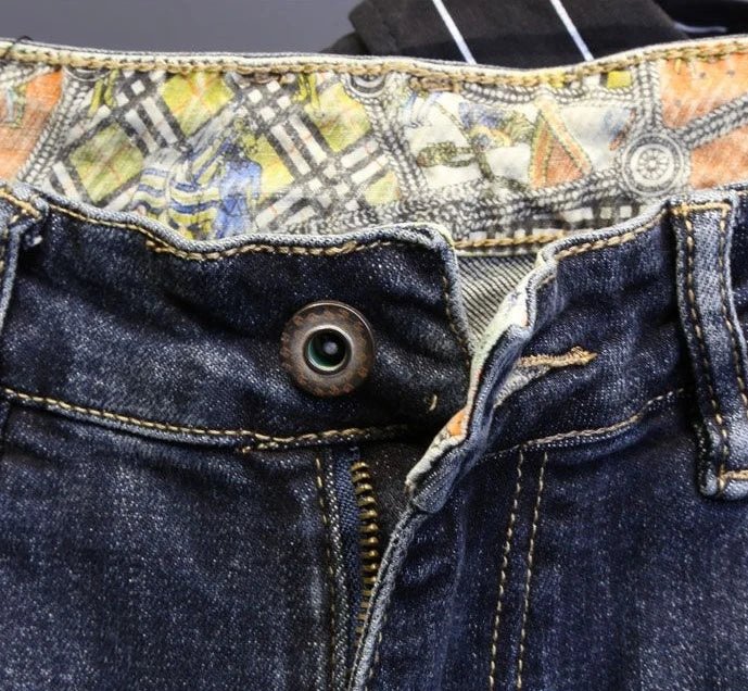 Jeans strappati strappati con stampa per uomo Pantaloni con fori grafici rotti Pantaloni casual morbidi Kpop eleganti pantaloni da cowboy da uomo larghi gotici regolari - StepByStep