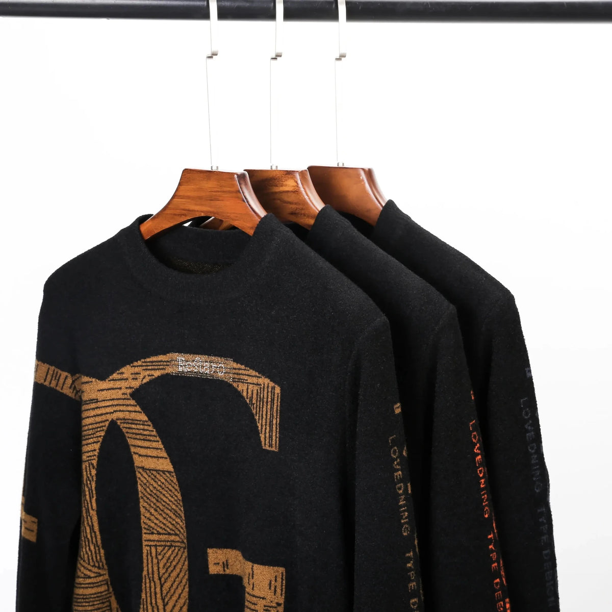 Men’s embroidered velvet pullover, product image 2
