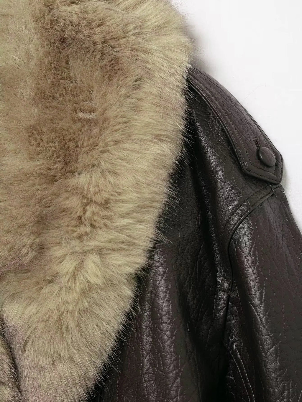 Giacca in Ecopelle Invernale con Pelliccia e Doppio Petto, Moda Street Style - StepByStepNow